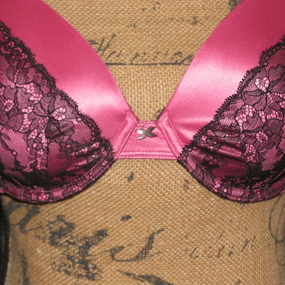 Fredricks of Hollywood Bombshell Push-up Bra - Picture 4 of 8